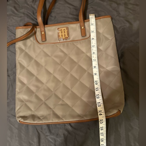 Tommy Hilfiger Quilted Nylon Tote Bag With Pouch Taupe With Faux Leather Trim - Picture 4 of 7